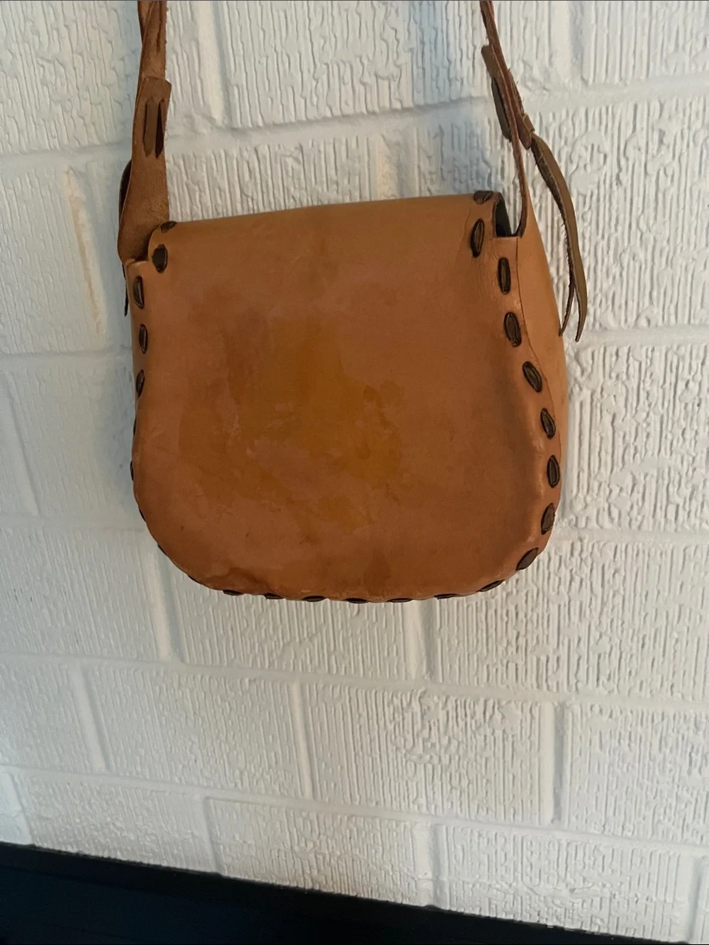 Hand-Painted Floral & Butterfly Leather Crossbody Bag - Tan - Picture 5 of 6